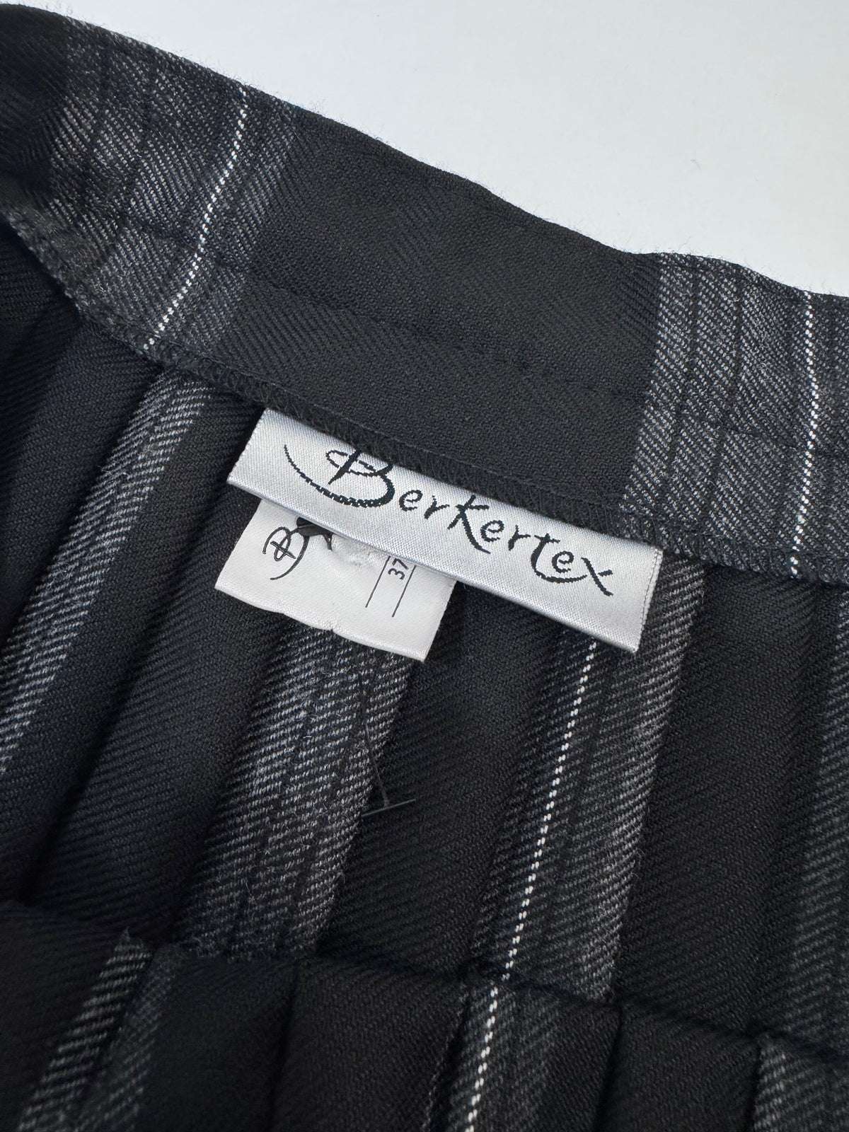 '90s Vintage Wool Charcoal Pleated Skirt - 44IT
