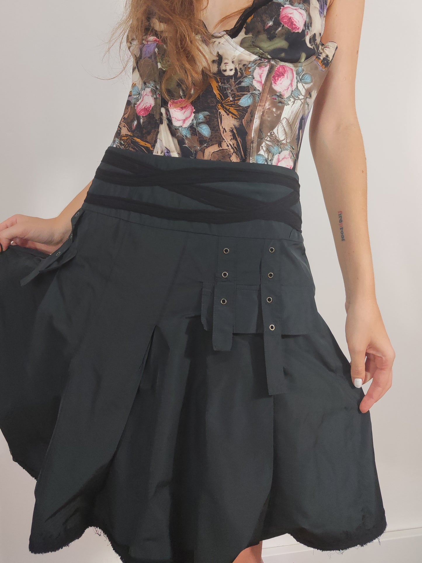 Y2K Black Full Skirt - Size M/L