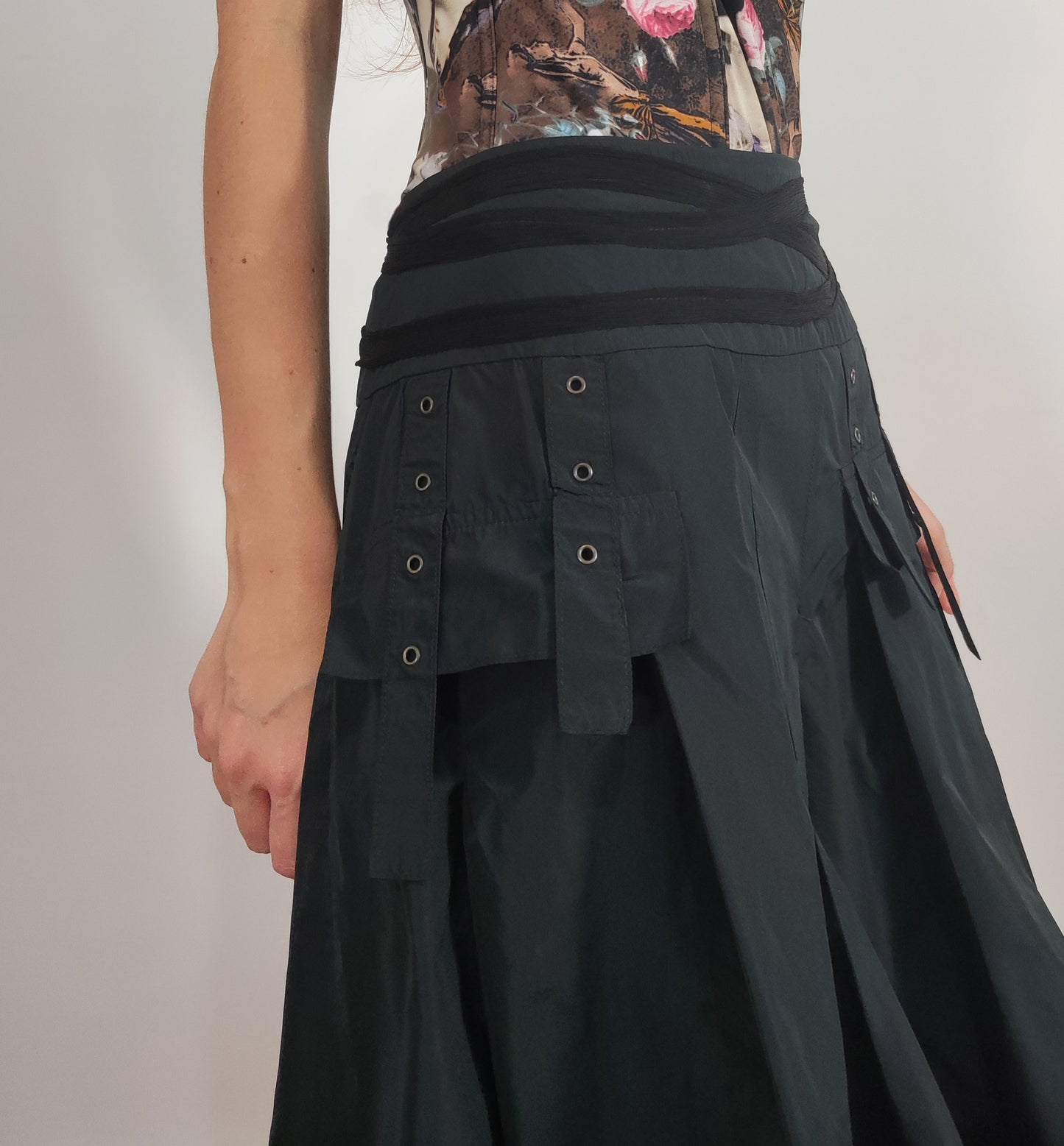 Y2K Black Full Skirt - Size M/L