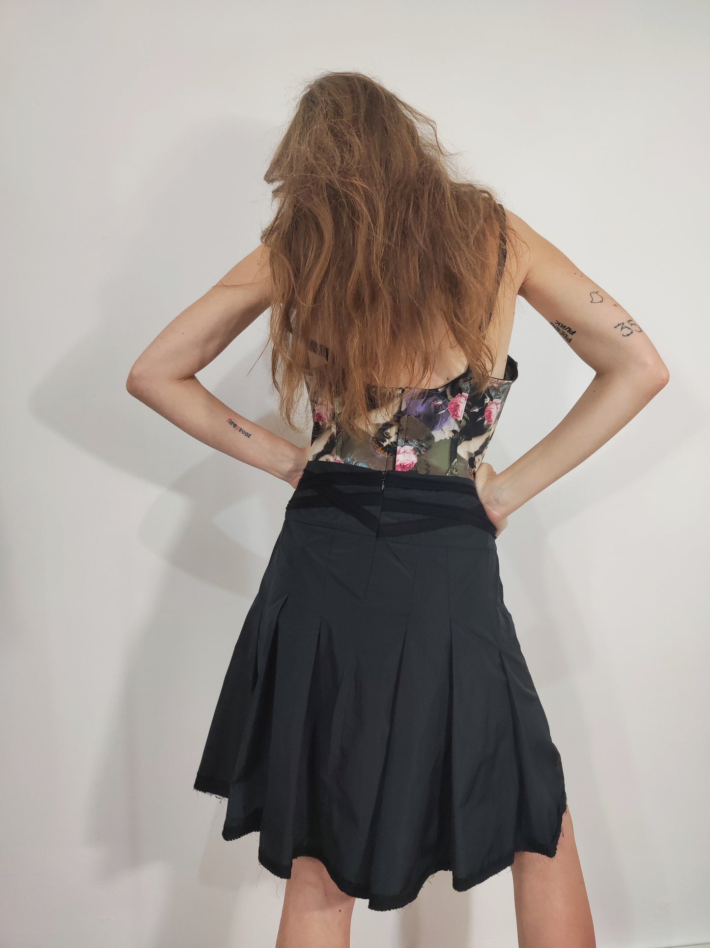 Y2K Black Full Skirt - Size M/L