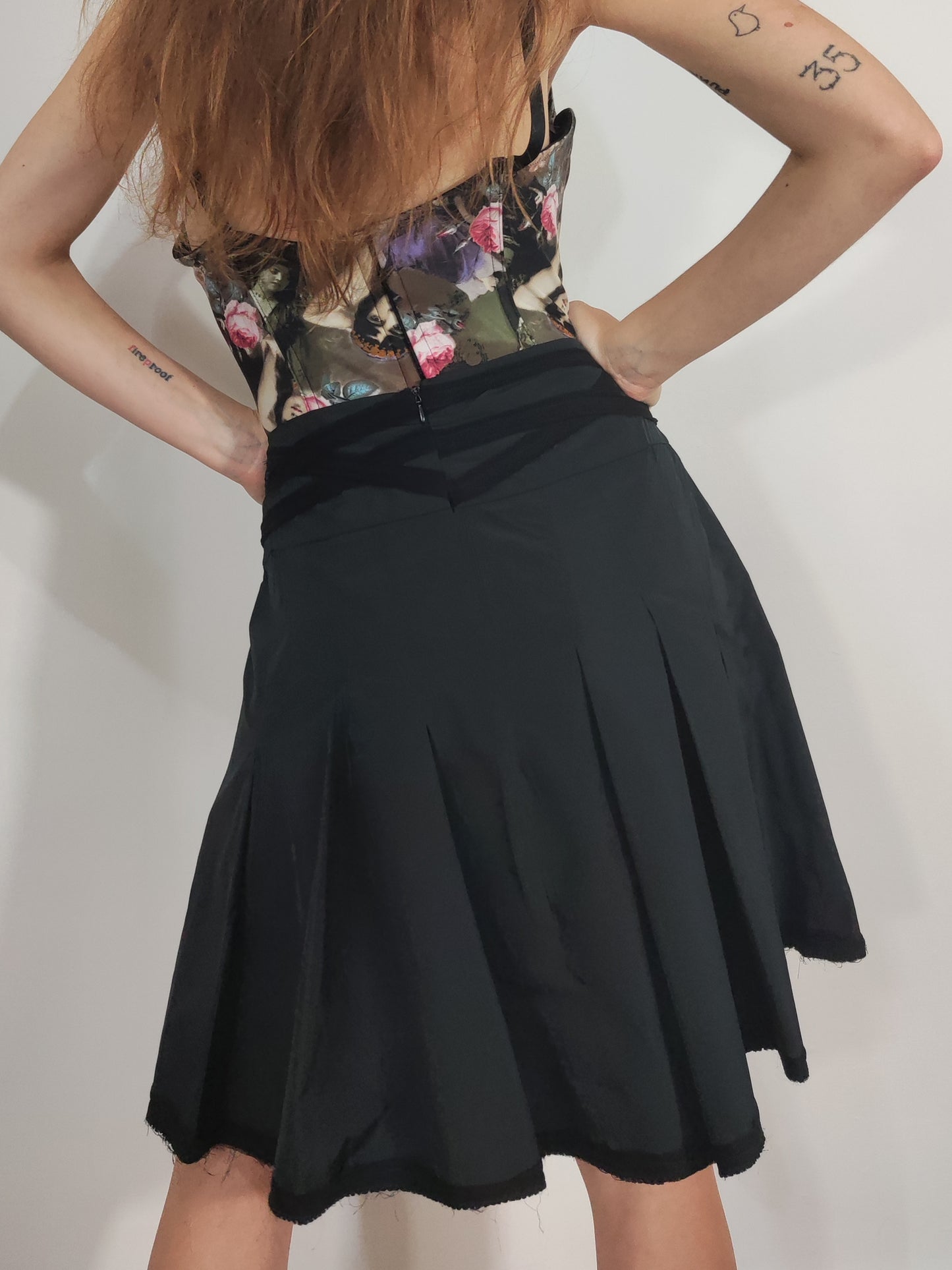 Y2K Black Full Skirt - Size M/L