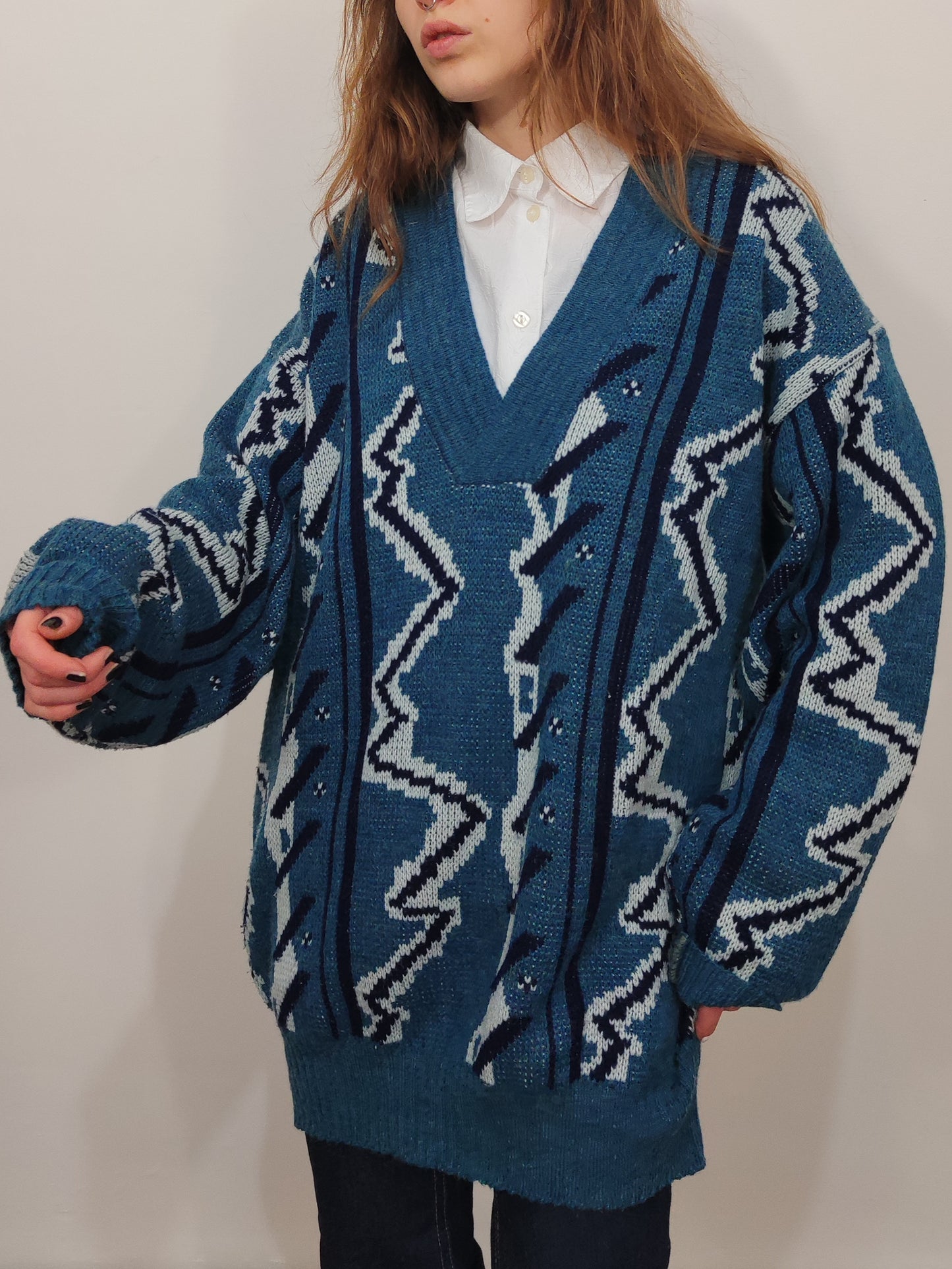 V-Neck Pullover