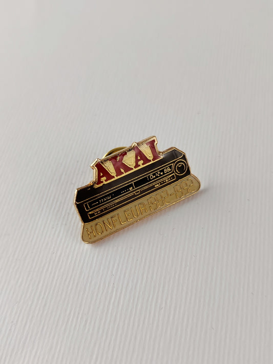 Akai Honfleur Vintage Pin