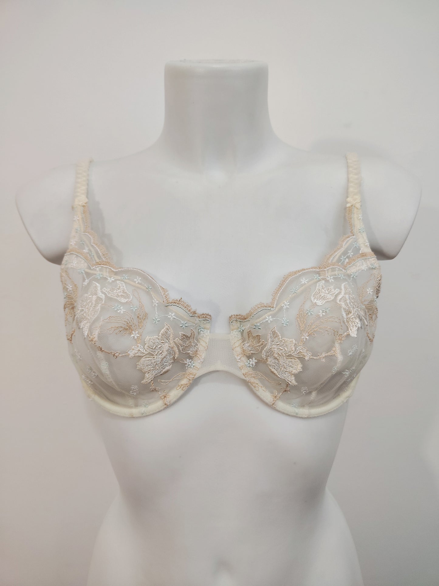 IMEC Vintage Deadstock Embroidered Nude Lace Bra