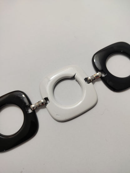 '90s Black & White Chain Belt