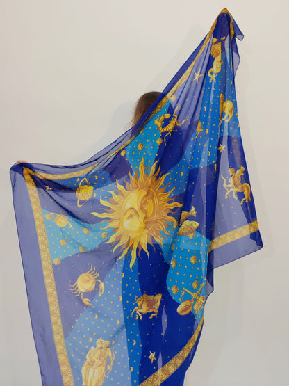 Sciarpa lunga velata con stampa Zodiaco