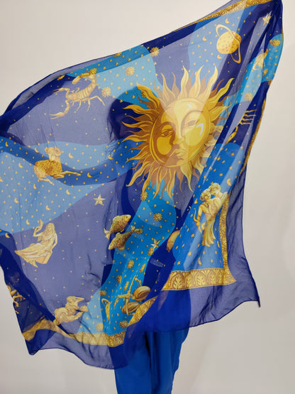 Sciarpa lunga velata con stampa Zodiaco