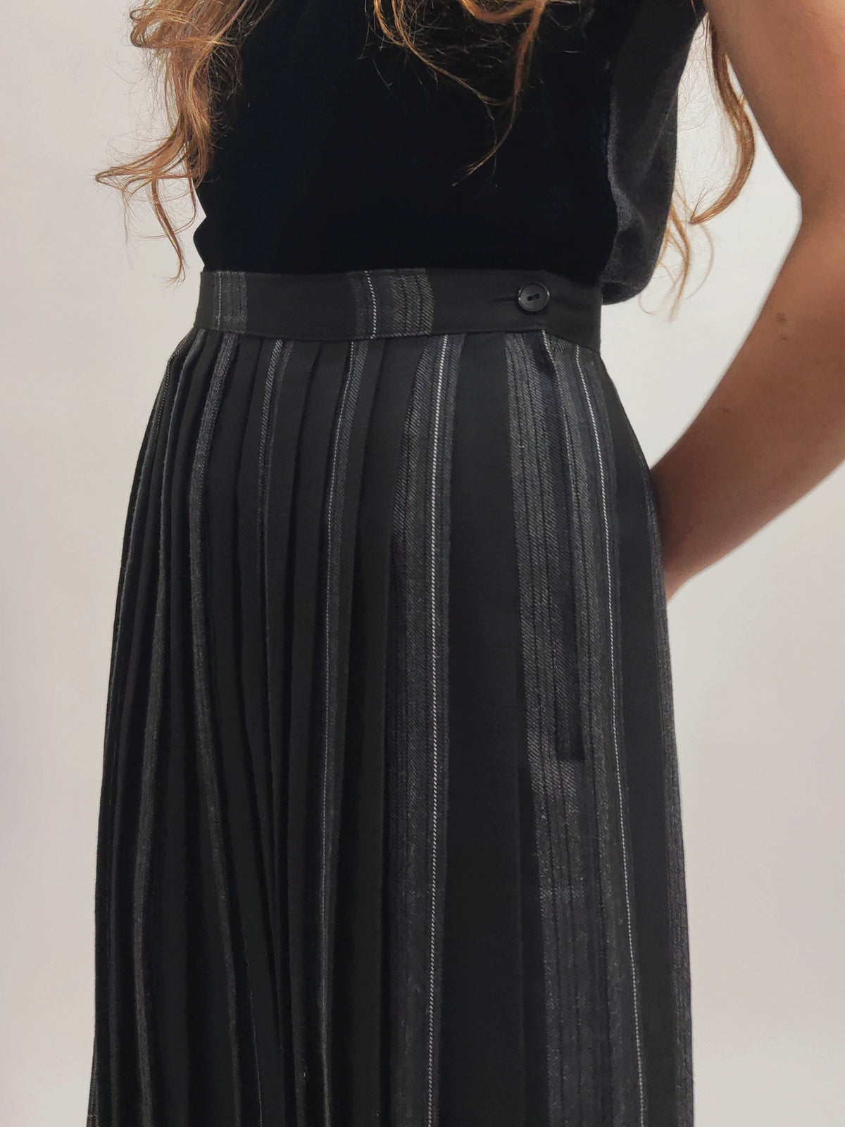 '90s Vintage Wool Charcoal Pleated Skirt - 44IT