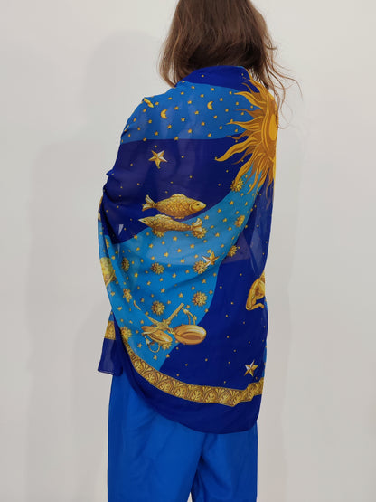 Sciarpa lunga velata con stampa Zodiaco