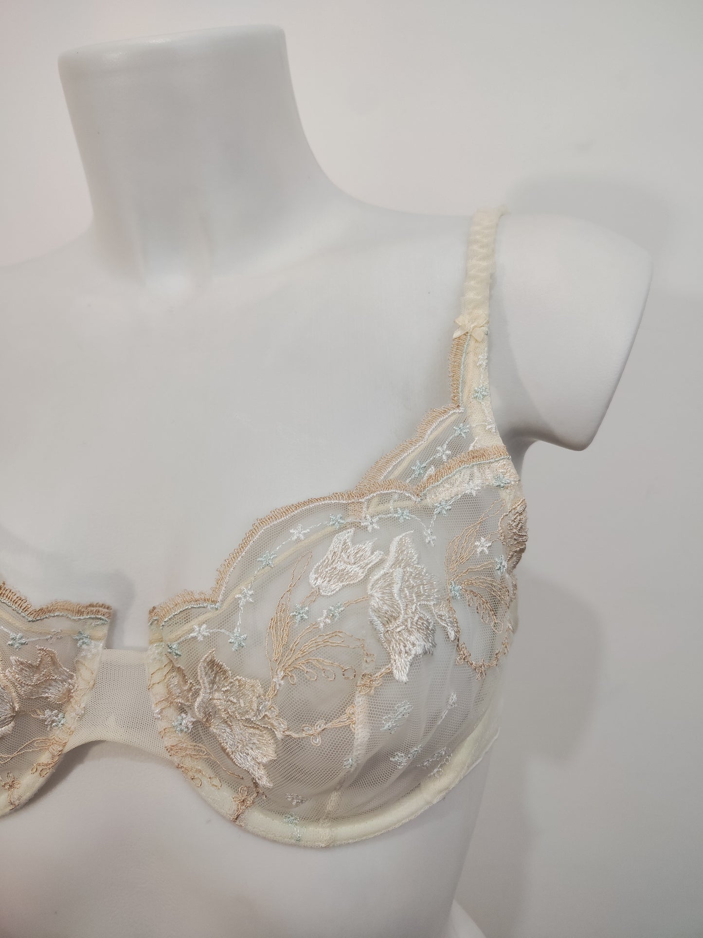 IMEC Vintage Deadstock Embroidered Nude Lace Bra