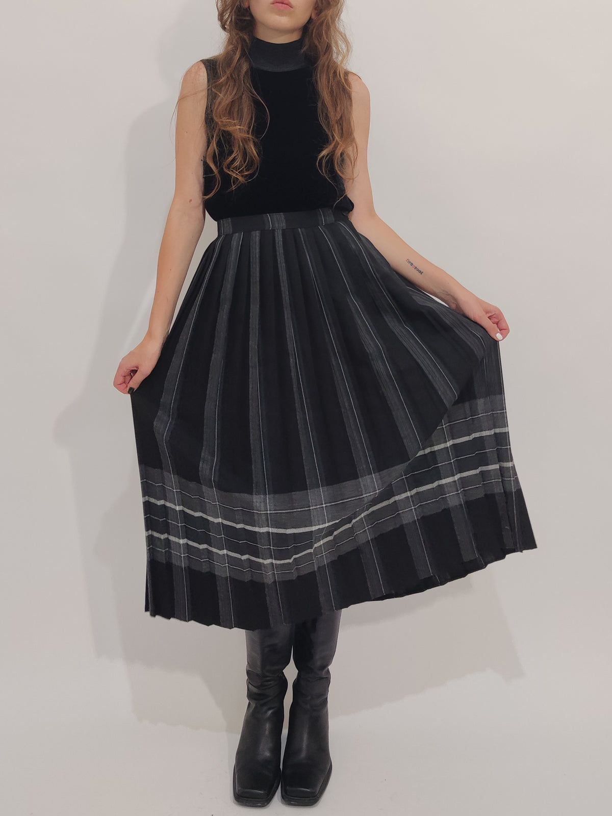 '90s Vintage Wool Charcoal Pleated Skirt - 44IT
